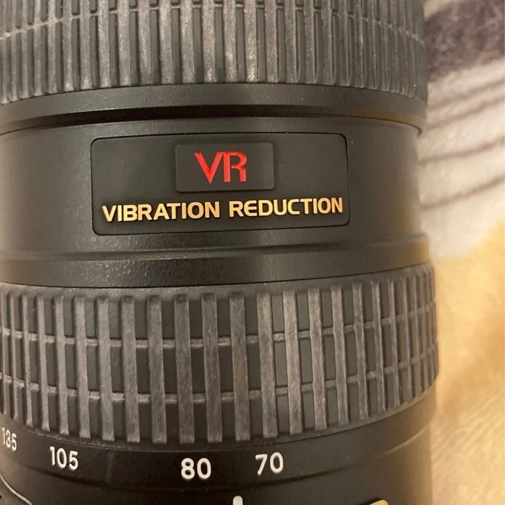 Nikon AF-S VR-NIKKOR 70-200mm 1:2.8G LENS
